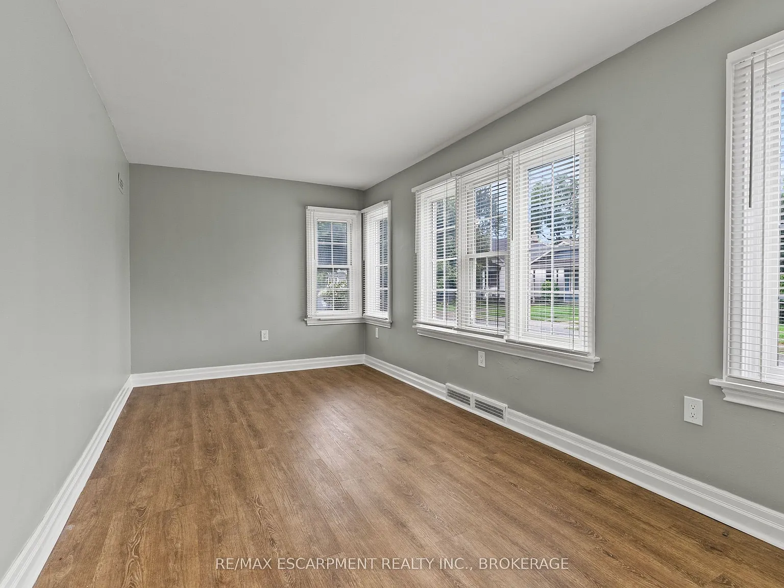 4 bed, $2,200 — Photo 4