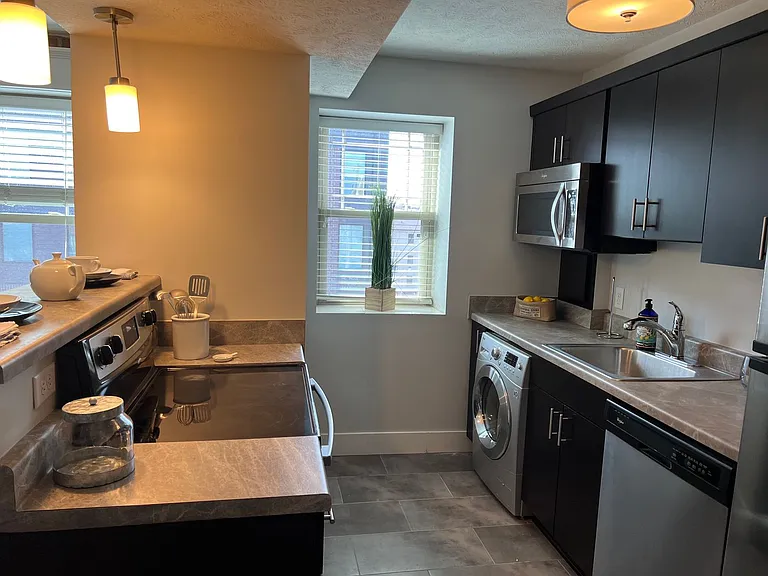 628 Park Ave — Photo 93