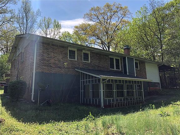 2nd image of 1060 Ponderosa Park Dr