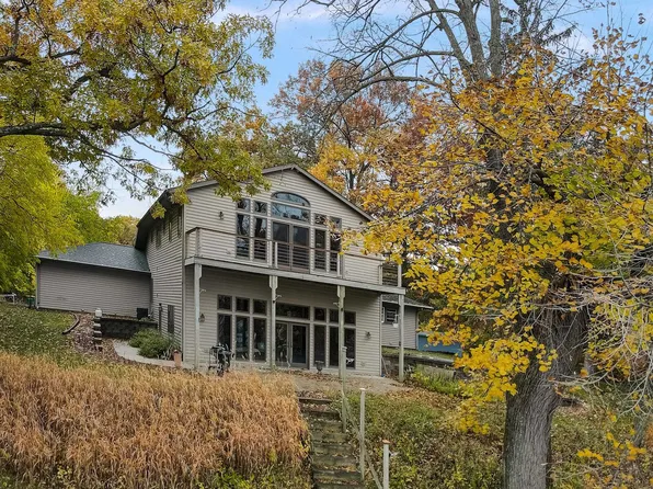 W7392 Swan Cove Ln, Pardeeville, WI 53954