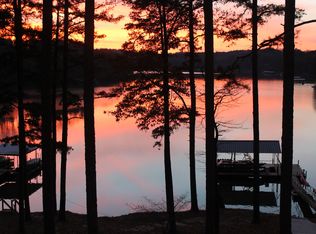 169 Rivershores Rd, Westminster, SC 29693