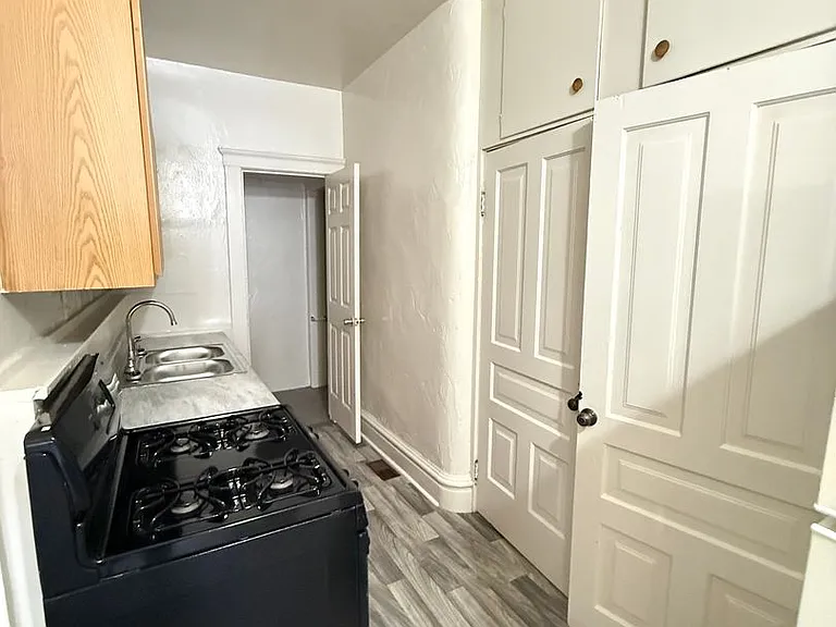 313 W Ganson St — Photo 8