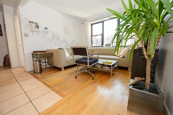 Rented by Nolita Group | media 25