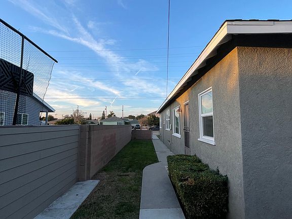 4th image of 5375 N Rose Ave