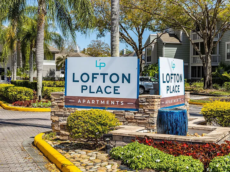 Lofton Place Apartments — Photo 8