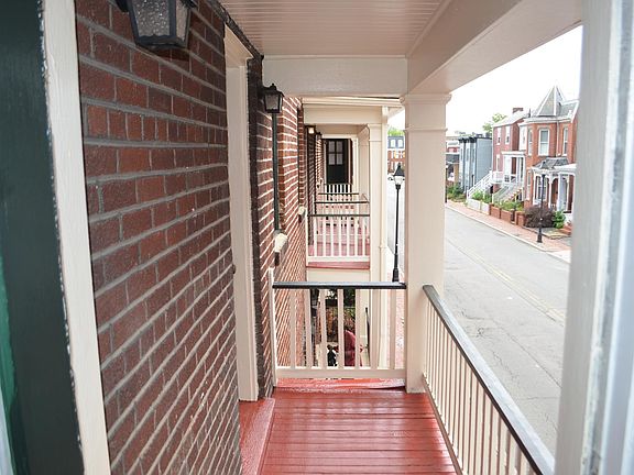 5th image of 104 W Clay St APT C