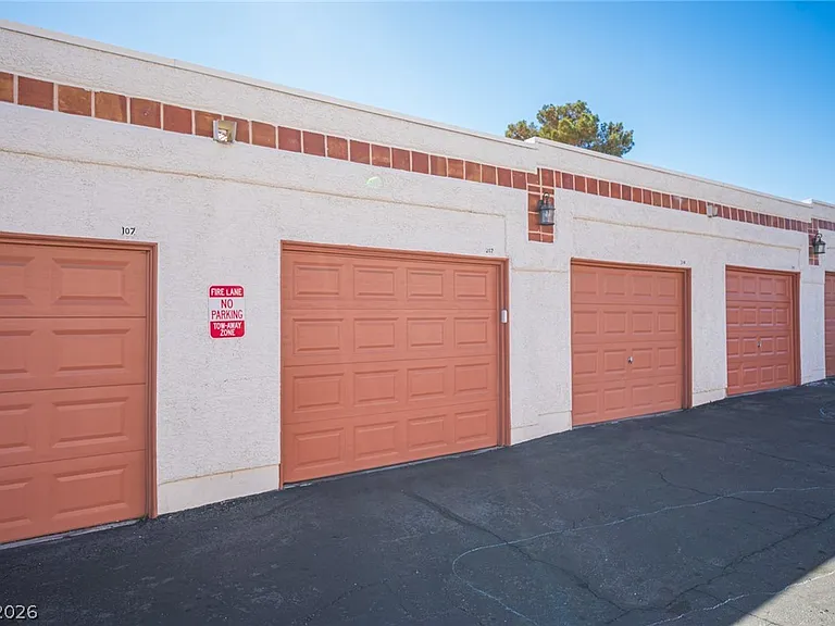 1800 Edmond St #207 — Photo 17