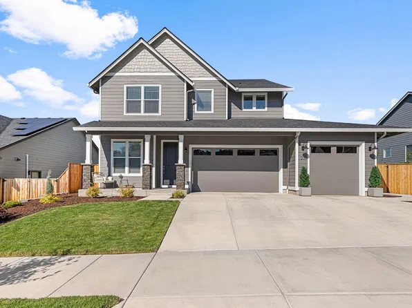 1237 Stonegate Dr, Eagle Point, OR 97524
