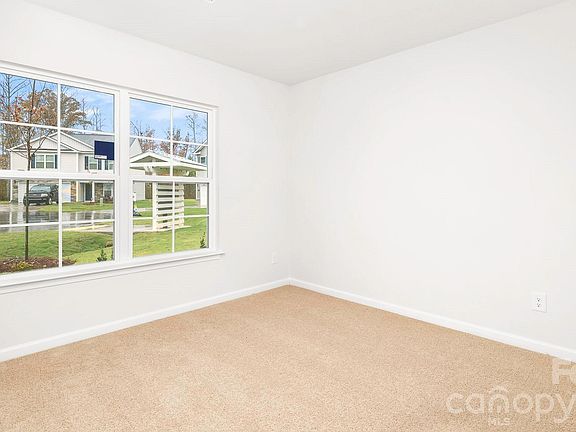 3rd image of 401 Owens Ridge Way