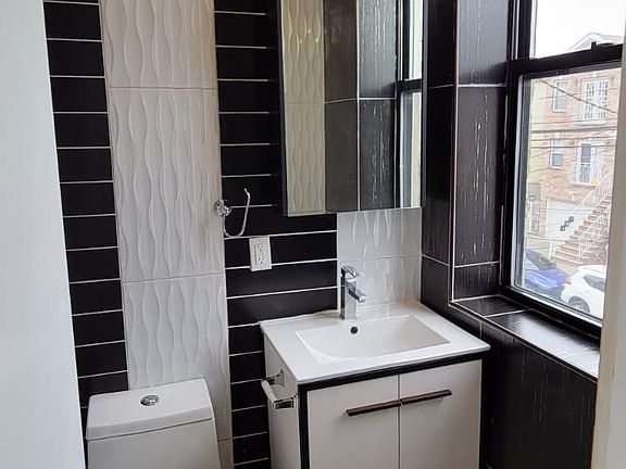 5th image of 274 Grant Ave #2K