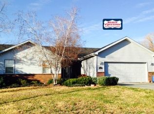 3036 Geneva Dr, Manhattan, KS 66502
