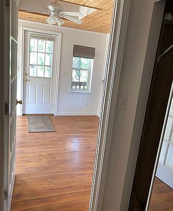5th image of 3352 Schuchart Park Rd