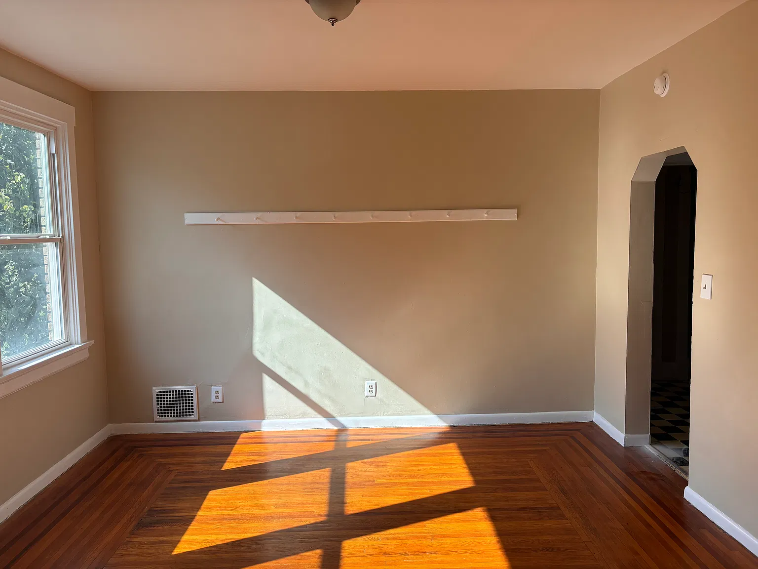 3 bed, 1427 sqft, $1,750 — Photo 2