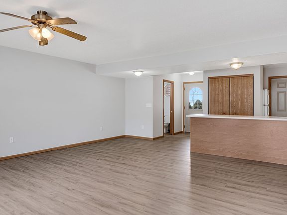5th image of 805 Angel Ct Unit 15