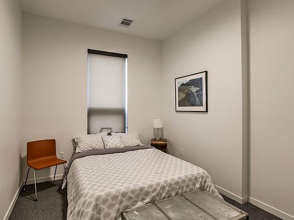 5th image of 660 E 63rd St Unit 203