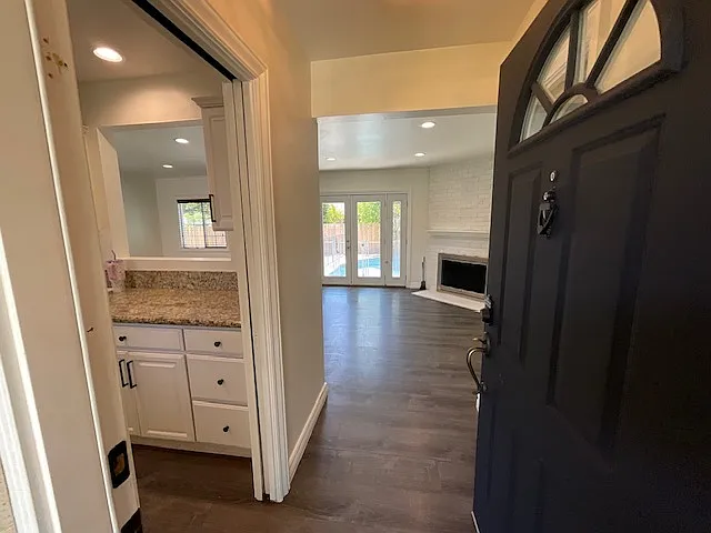 15022 Haynes St — Photo 5