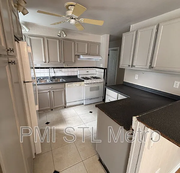 1230 Roxton Dr — Photo 5