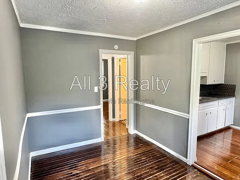 208 Bradley Dr — Photo 10