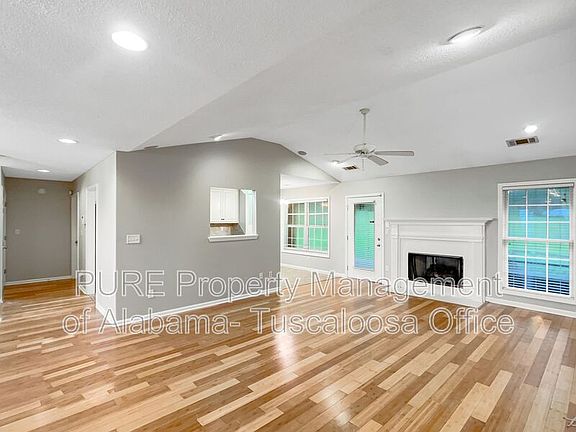 3rd image of 3108 Wisteria Ln