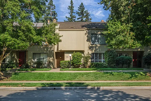 1306 Commons Dr Photo 1