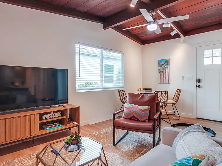 922 Palm Ave #922 — Photo 36