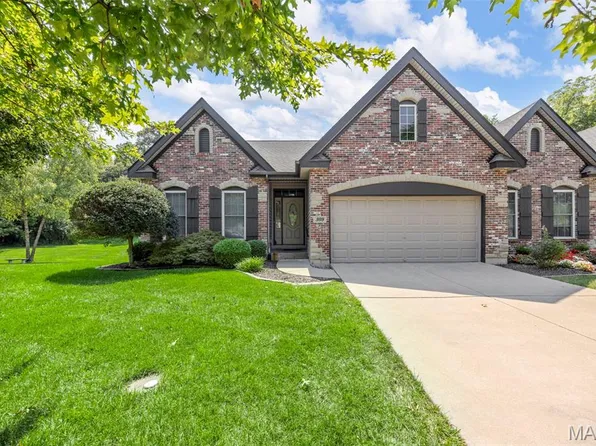 309 Revolution Dr, Saint Peters, MO 63376