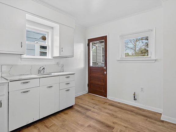 5th image of 721 W Court St