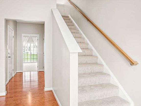 2nd image of 44276 Beaver Creek Dr