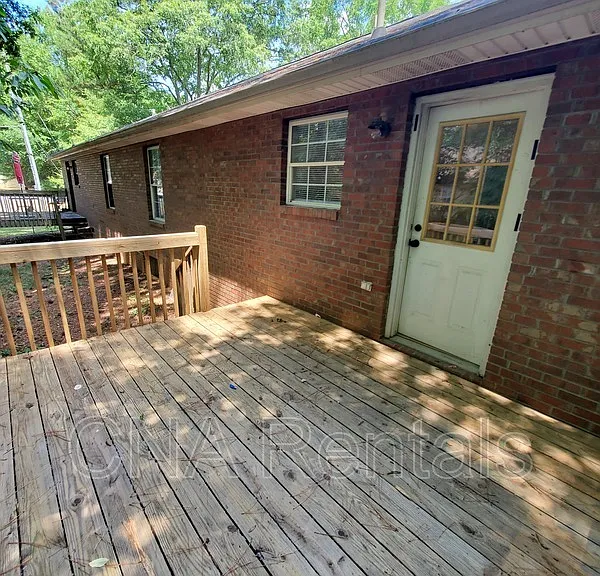 215 Green Acre Ln #B — Photo 9