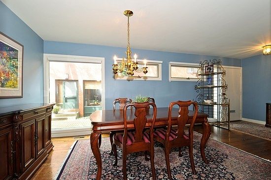 4th image of 2110 N Hudson Ave #B
