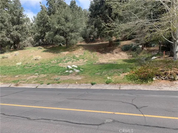 2204 Woodland Dr, Pine Mountain Club, CA 93222