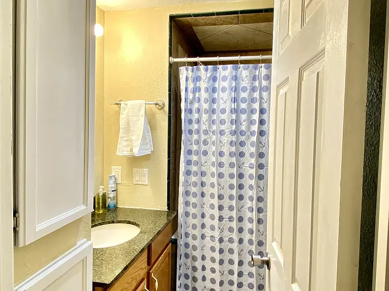 S Saphire Cir — Photo 28