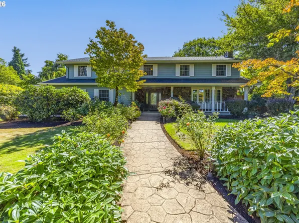 425 Stonegate St, Eugene, OR 97401