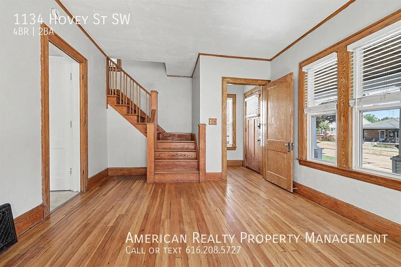 4 bed, 1.5 bath, 1274 sqft, $2,300 — Photo 3
