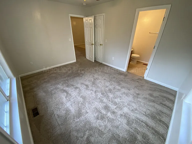 211 Cedar Ridge Dr — Photo 15