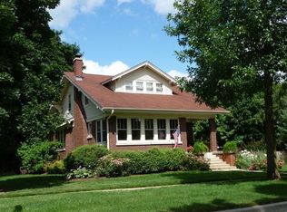 1037 S 4th St, St Charles, IL