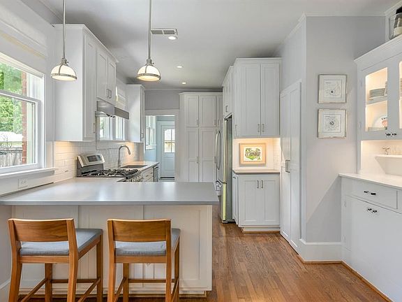 2nd image of 5227 Goodwin Ave