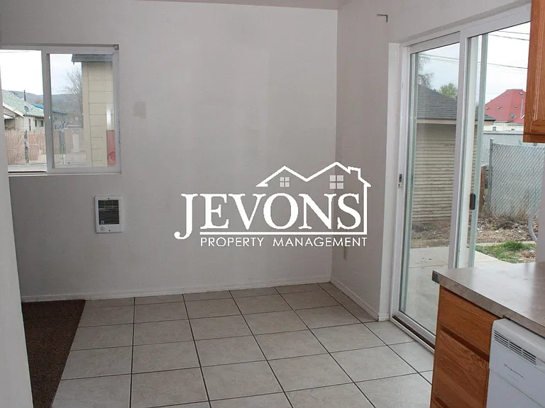 309 N Naches Ave #4 — Photo 2