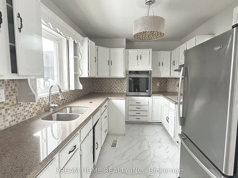 83 Cornwallis Dr #MAIN — Photo 2