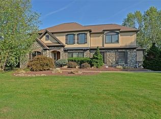 2133 Johns Ridge Rd, Coraopolis, PA 15108