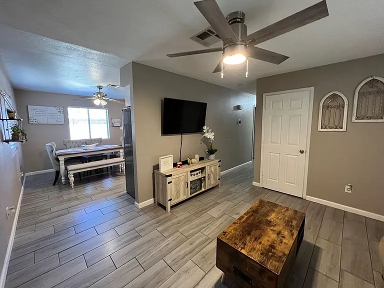 4864 W 18th Ln — Photo 3