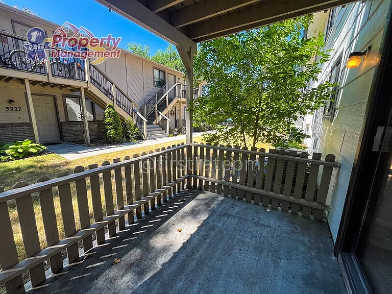 3219 Rose Hill St — Photo 37