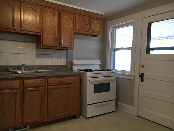 2nd image of 51 Thames Ave #Up