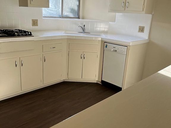 4th image of 14329 Chandler Blvd APT 17