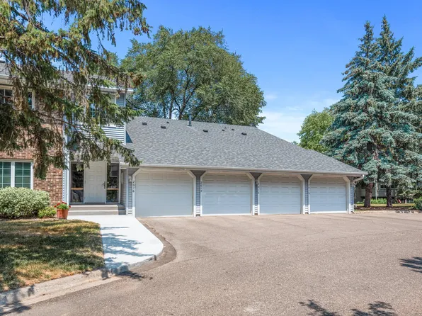 2610 Innsbruck Trl, New Brighton, MN 55112