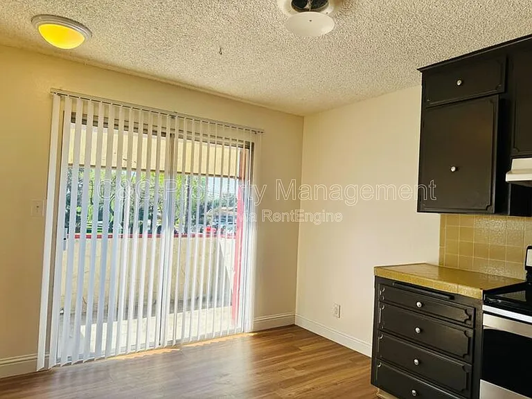 1668 W Ashlan Ave — Photo 7