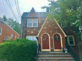 42 Center St APT B, Chatham, NJ 07928