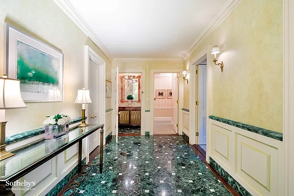 Sold by Sotheby's International Realty | media 29