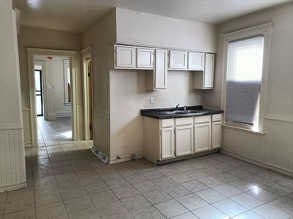 1st image of 2165 N 42nd St #2165