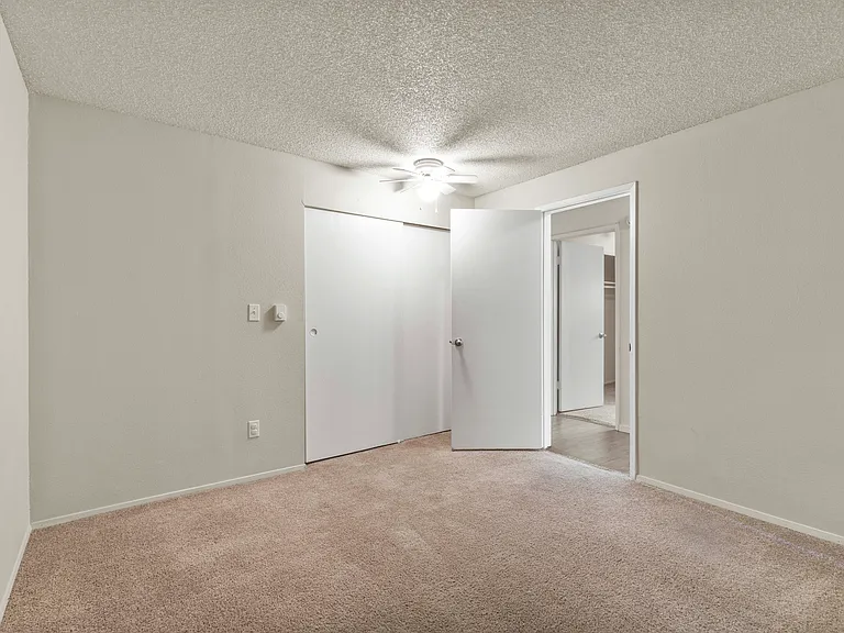Baycrest Apartments — Photo 33